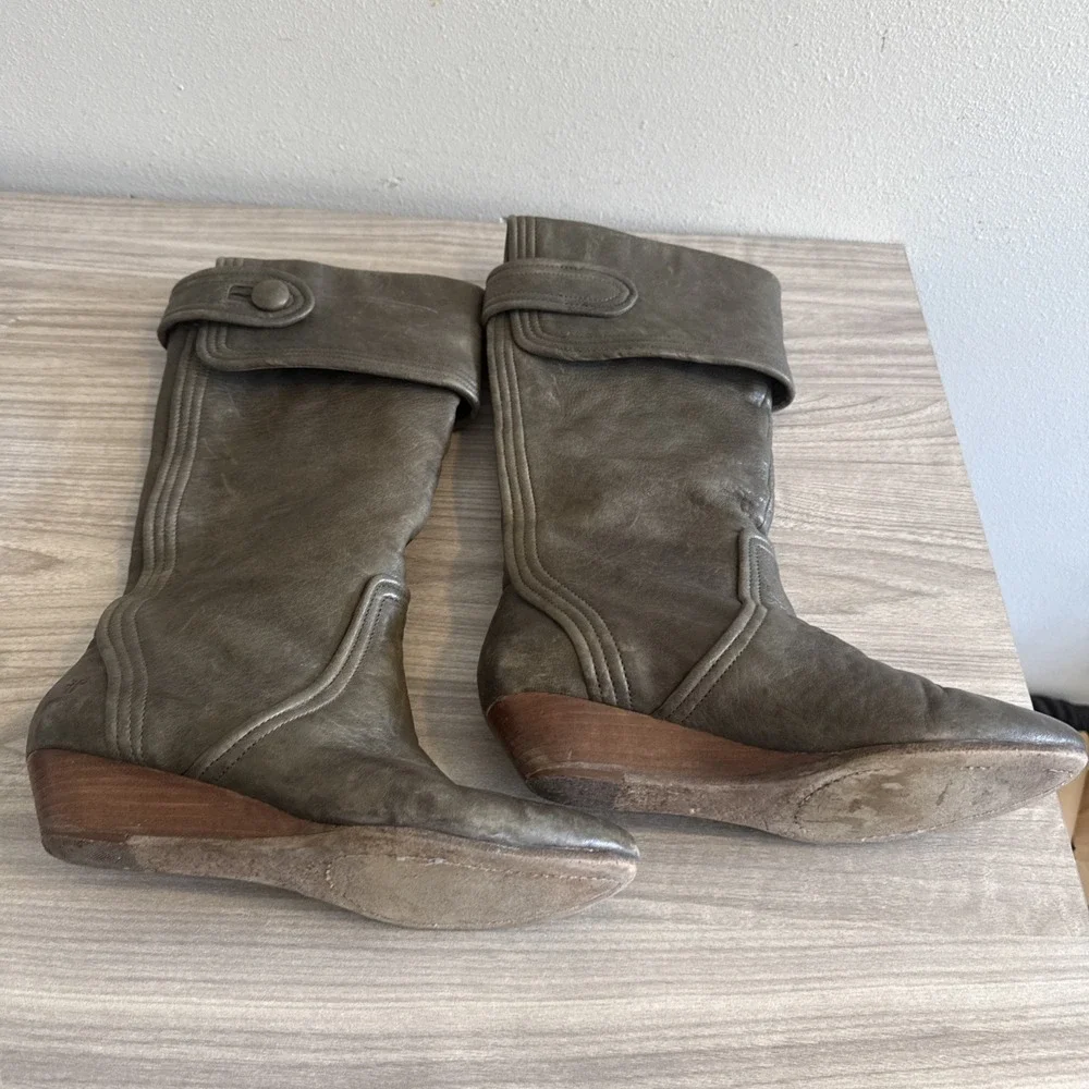 FRYE Jackie Button Tall Boots 8.5 Slip On Green Boho Coastal Cowgirl Festival